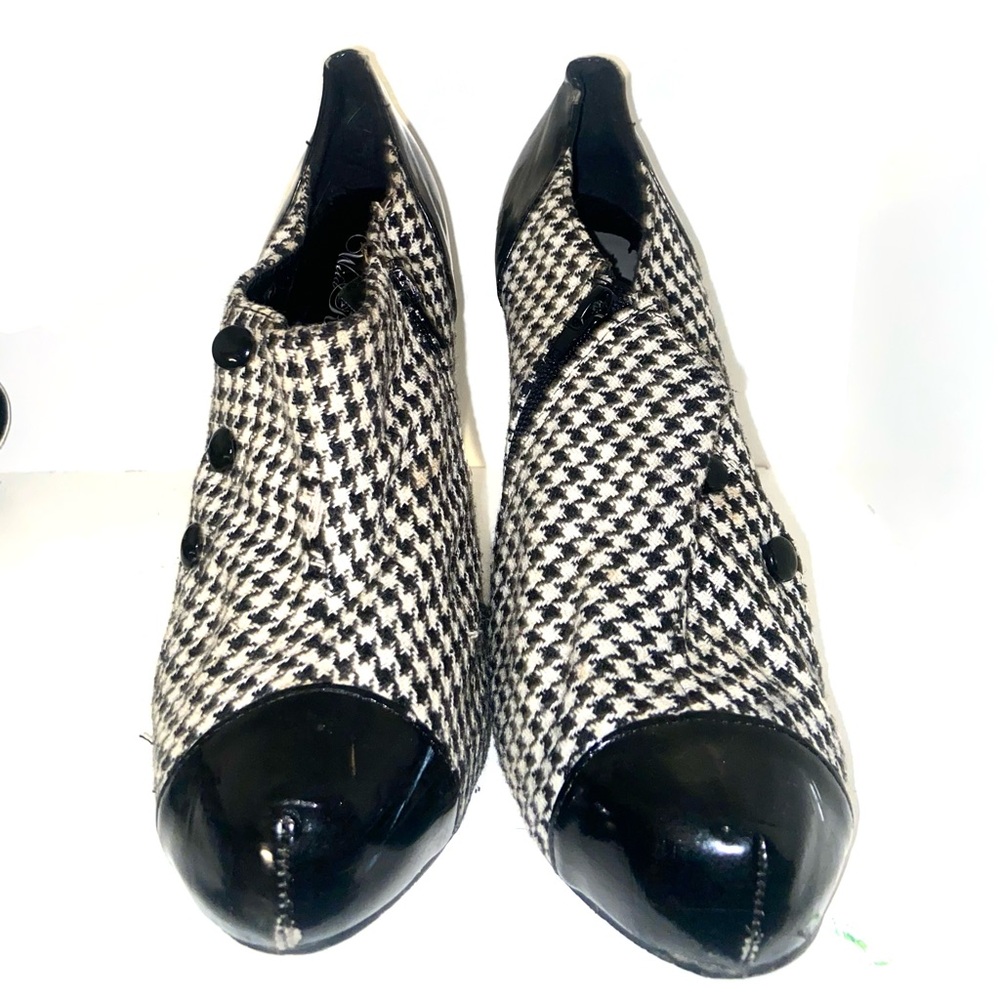Wild Rose Black and White Houndstooth Heels